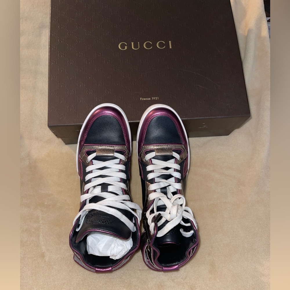 Authentic gucci sneakers